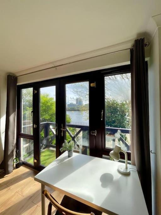 Case de vacanță Thamesview Canary Wharf With Freeparking Londra