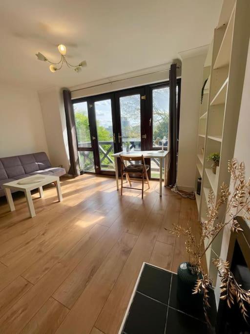 Case de vacanță Thamesview Canary Wharf With Freeparking *